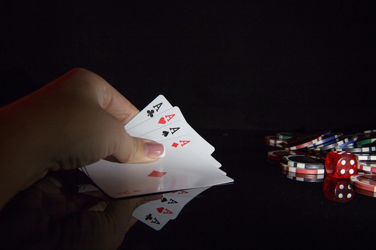 How to Play Texas Hold'em Poker for Beginners 2026